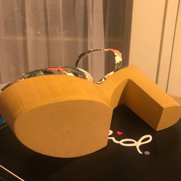 Wedges - Picture 4 of 4